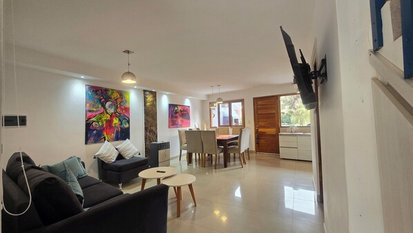 Comfort Apartment, Mountain View | Living area - El cielo en Purmamarca (Purmamarca)