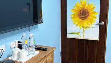 Comfort Twin Room, Balcony, City View | Desk, free WiFi