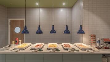 Free daily buffet breakfast