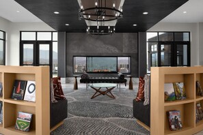 Lobby - Tempo By Hilton Pigeon Forge (Pigeon Forge)