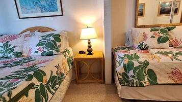 2 bedrooms, desk, iron/ironing board, travel crib