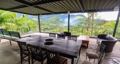 House with lounge balcony and panoramic view in Vargem Grande,