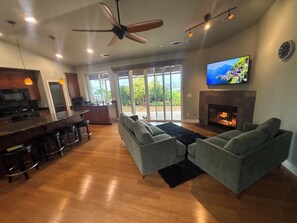 Interior - The Gem of Fallbrook - A unique stay with breathtaking views on an Avocado Farm! (Fallbrook)