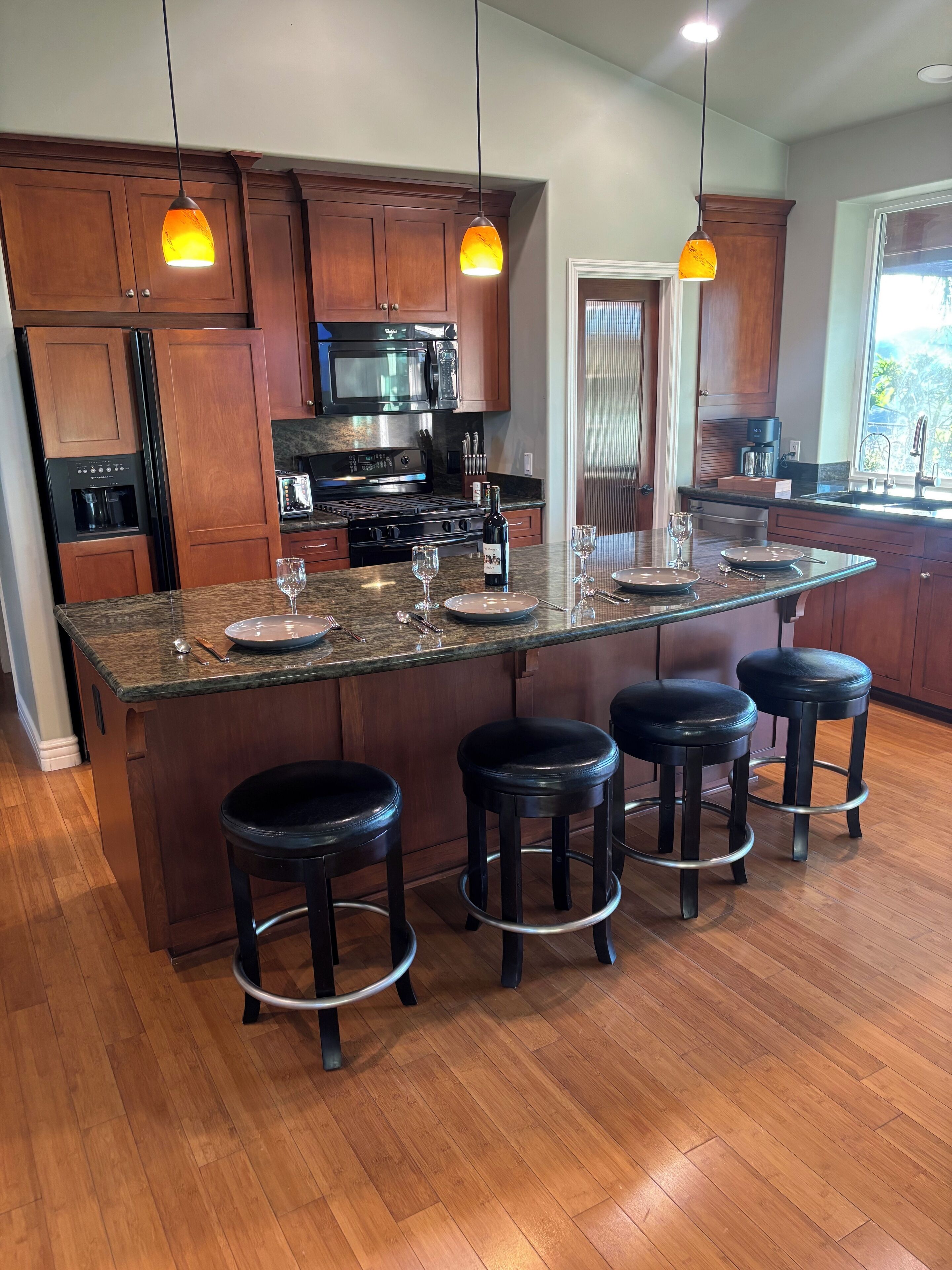 冰箱、微波炉、烤箱、炉灶