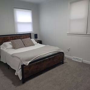 4 habitaciones, escritorio, tabla de planchar con plancha y wifi gratis