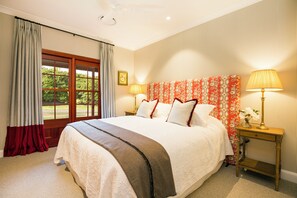 4 chambres, fer et planche à repasser, accès au Wi-Fi (inclus)