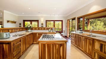 Microonde, forno, piano cottura