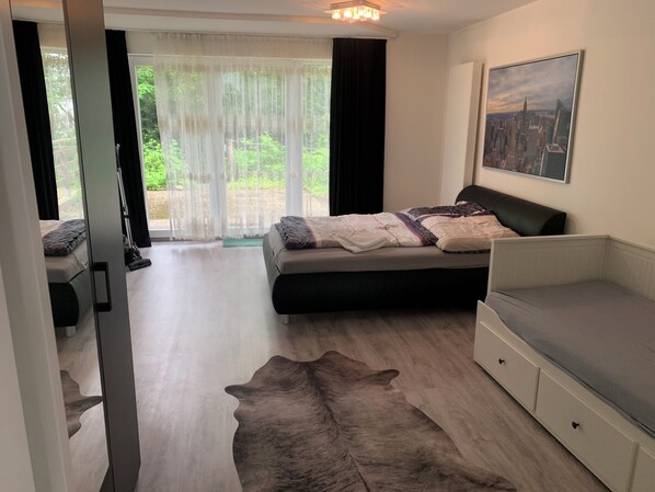 1 chambre, fer et planche à repasser, Wi-Fi, literie fournie