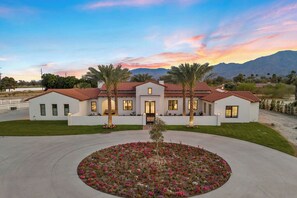 Exterior - 'Polo Ranch' 5 BR, 2.5 acres, private tennis court (La Quinta)