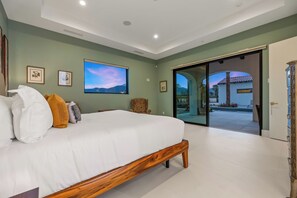 5 bedrooms, iron/ironing board, free WiFi