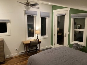 1 soverom, strykejern/-brett, reiseseng for barn og wi-fi