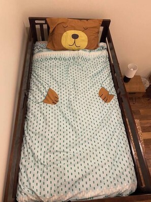 5 bedrooms, iron/ironing board, travel crib, WiFi