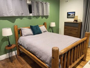 5 slaapkamers, een strijkplank/strijkijzer, reisbedje, wifi