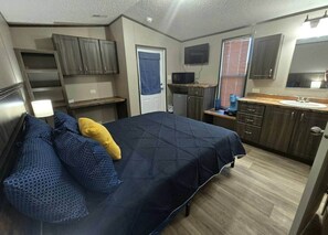 1 bedroom, desk, iron/ironing board, free WiFi