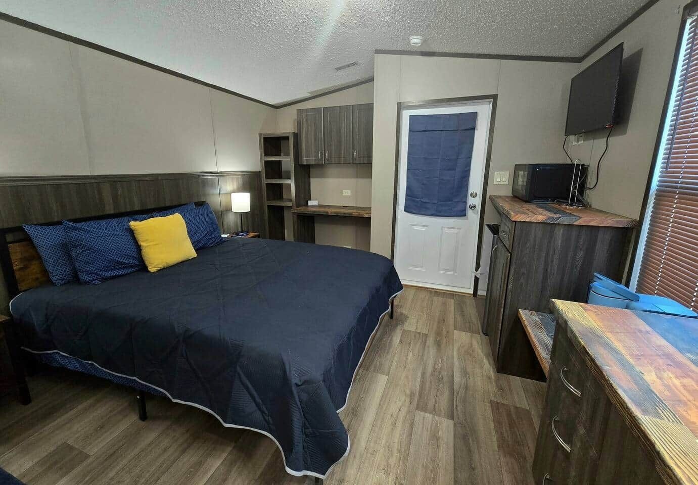 1 chambre, bureau, fer et planche à repasser, Wi-Fi gratuit
