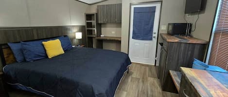 1 bedroom, desk, iron/ironing board, free WiFi