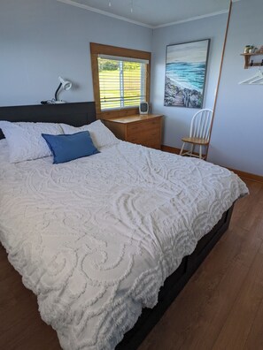 3 chambres, fer et planche à repasser, Wi-Fi, draps fournis