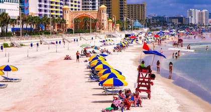 CUTE STUDIO with PRIVATE BALCONY! And SPECTACULAR OCEAN -A1A- HARDROCK -VIEWS!!!