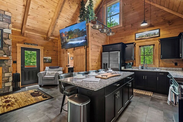 Fridge, microwave, oven, stovetop - Timber View Hideaway โ Cozy Mountain Retreat Between Gatlinburg & Pigeon Forge! (Sevierville)