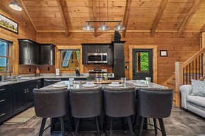 Fridge, microwave, oven, stovetop - Timber View Hideaway โ Cozy Mountain Retreat Between Gatlinburg & Pigeon Forge! (Sevierville)