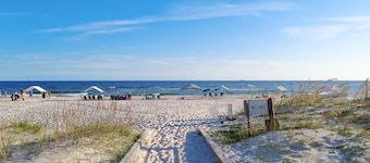 Beachfront Condo in Gulf Shores! Beach Access with Pool and Hot Tub!
