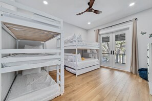 6 bedrooms, iron/ironing board, free WiFi, bed sheets