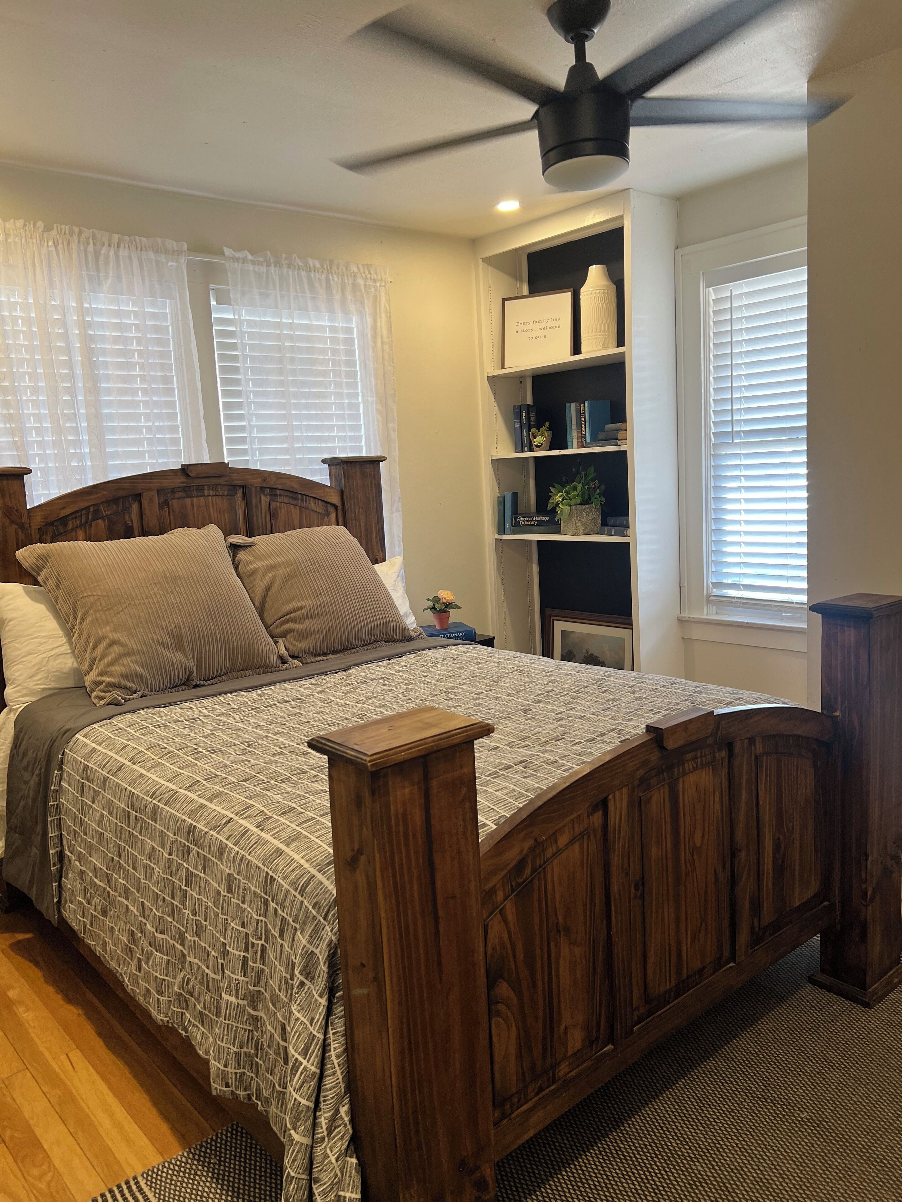 2 室のベッドルーム、デスク、アイロン / アイロン台、WiFi (無料)