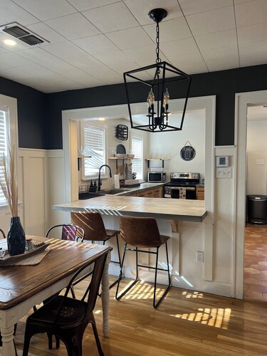 Charming 2-bedroom house minutes from Texas Tech in the Heart of Lubbock!