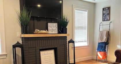 Charming 2-bedroom house minutes from Texas Tech in the Heart of Lubbock!