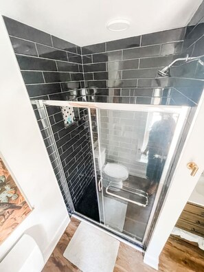 Haartrockner, Seife, Shampoo