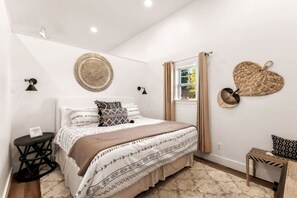 1 bedroom, desk, iron/ironing board, WiFi