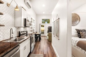 1 Schlafzimmer, Schreibtisch, Bügeleisen/Bügelbrett, WLAN