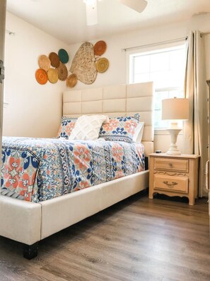 4 soverom, skrivebord, strykejern/-brett og wi-fi