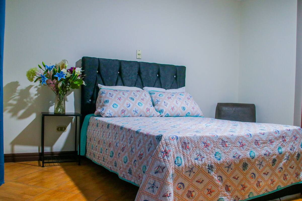 Standard Room, 1 Bedroom | 1 bilik tidur, Wi-fi percuma, cadar katil