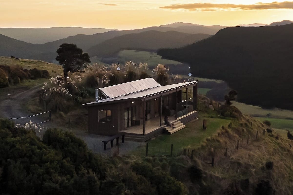 Luxury Cabin, Hot Tub, Sea View - Beresford Heights (transfer to the lodge via ATV) | 1 bedroom, premium bedding, down comforters, laptop workspace