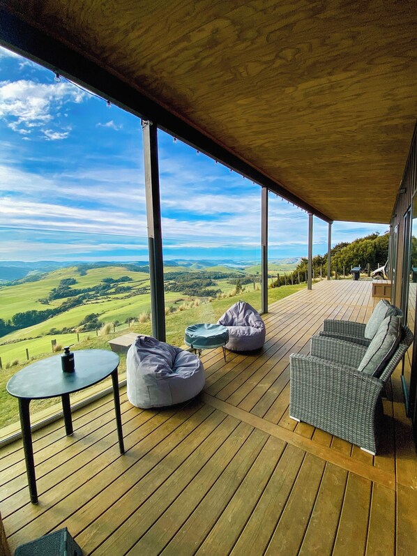 Luxury Cabin, Hot Tub, Sea View - Beresford Heights (transfer to the lodge via ATV) | Terrasse/Patio