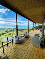 Luxury Cabin, Hot Tub, Sea View - Beresford Heights (transfer to the lodge via ATV) | 露台