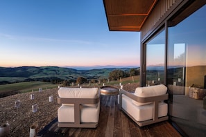 Luxury Cabin, Hot Tub, Sea View - Beresford Rise (self check-in directly at the property) | 1 bedroom, premium bedding, down comforters, laptop workspace - Beresford Heights & Rise (Puketiro)