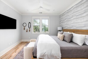 6 bedrooms, iron/ironing board, free WiFi, bed sheets - Newly Built IOP Home – Pool, Ping Pong, Walk to Beach, Shops & Restaurants (Isle Of Palms)