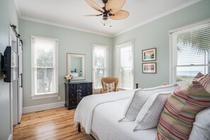 4 sovrum, strykjärn/strykbräda, gratis wi-fi och sängkläder