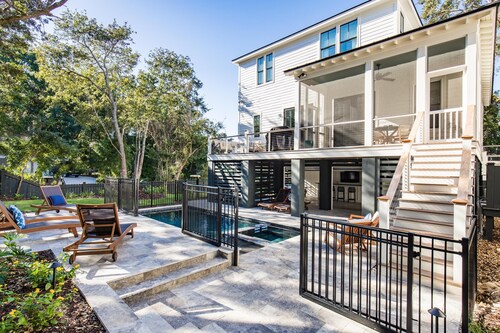 IOP Designer Home w/ Pool, Hot Tub & Walkable Beach in Wild Dunes