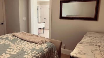 1 habitación, tabla de planchar con plancha, wifi y ropa de cama