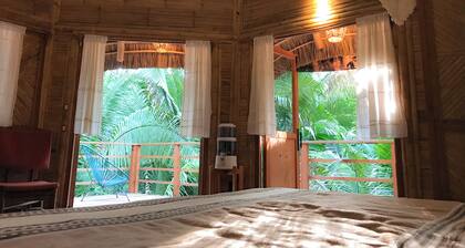 Basil Cabin 2. Romantic Ecolodge in the jungle by the sea