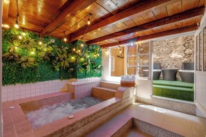Spa - 2 BR Walled City Loft Jacuzzi - Downtown (Cartagena de Indias)