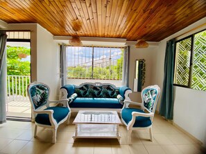 42-inch Smart TV with satellite channels, Netflix, streaming services