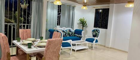 TV connectée de 42 pouces avec chaßnes par satellite, Netflix