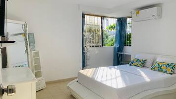 Egyptian cotton sheets, premium bedding, down comforters, pillowtop beds