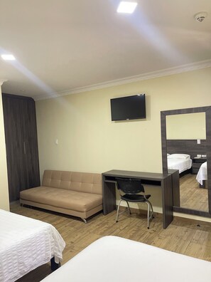 Fer et planche à repasser, Wi-Fi gratuit, draps fournis