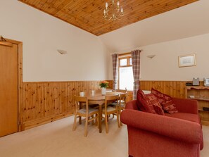 TV, fireplace, DVD player - Doonans Cottage by Interhome (Ayr)