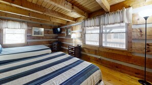 4 bedrooms, iron/ironing board, free WiFi, bed sheets